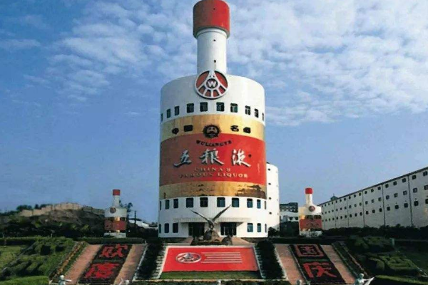 中国四大最丑建筑,大闸蟹忍了,王八忍了,看到它:凌乱了